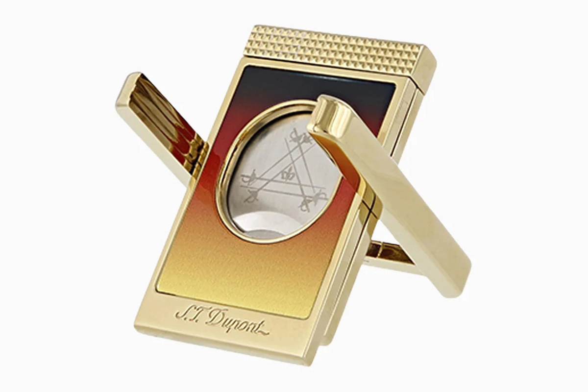 Een S.T. Dupont Cigar Cutter Stand Montecristo 'le Crepuscule' koop je bij P.W. Akkerman Amsterdam