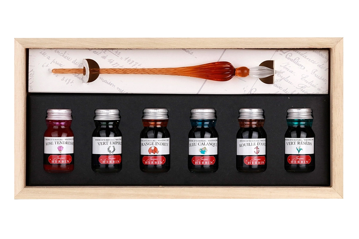 Buy your J. Herbin Glass Dip Pen Set - 6 Colours Ink at P.W. Akkerman Amsterdam