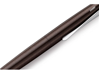 Een LAMY Studio Dark Brown Balpen koop je bij P.W. Akkerman Amsterdam