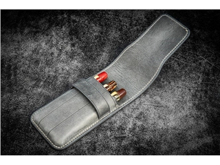 Een Galen Leather Flap Pen Case for Three Pens - Crazy Horse Smoky koop je bij P.W. Akkerman Amsterdam