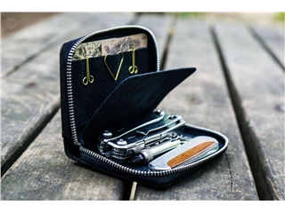 Een Galen Leather EDC Wallet - Black koop je bij P.W. Akkerman Amsterdam