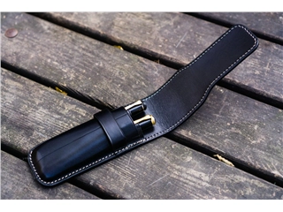 Een Galen Leather Flap Pen Case for Two Pens - Black koop je bij P.W. Akkerman Amsterdam