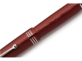 Een Leonardo Audace Guillochè Garnet Red RT #6 Vulpen koop je bij P.W. Akkerman Amsterdam