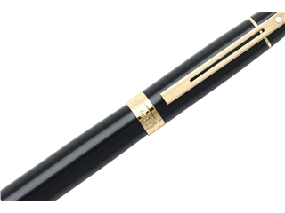 Een Sheaffer 300 Glossy Black Gold Trim Rollerbal koop je bij P.W. Akkerman Amsterdam