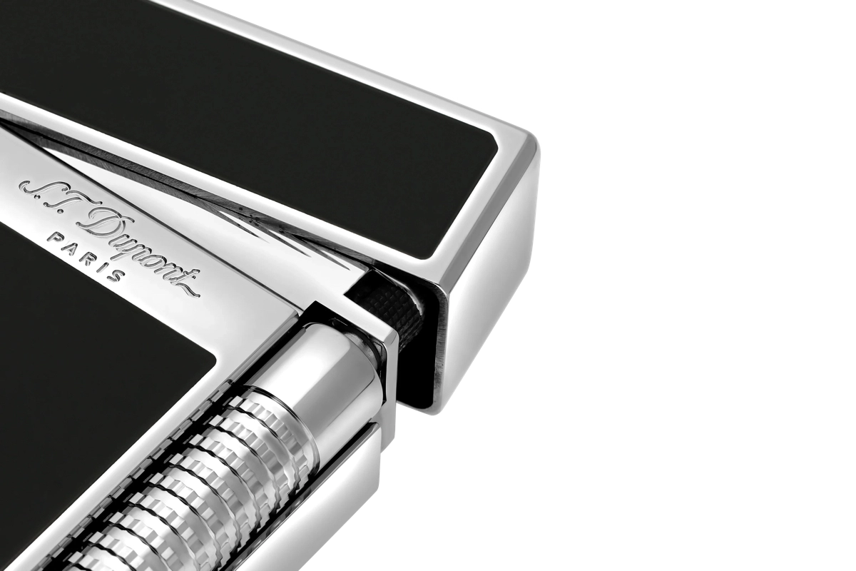 Buy your S.T. Dupont Le Grand Black Lacquer / Palladium Lighter at P.W. Akkerman Amsterdam