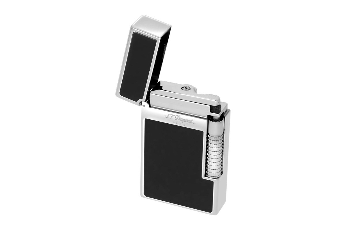 Buy your S.T. Dupont Le Grand Black Lacquer / Palladium Lighter at P.W. Akkerman Amsterdam